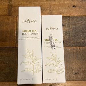 Isntree’s Green tea toner& Green tea fresh emulsion, New and unopened products